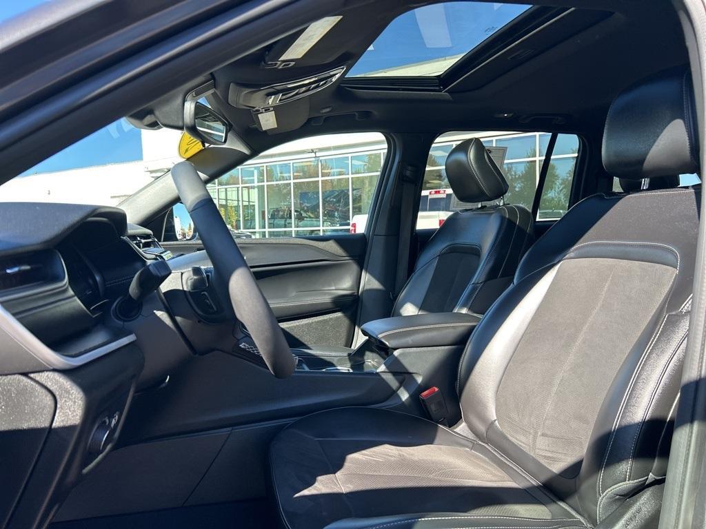 used 2024 Jeep Grand Cherokee car, priced at $34,000