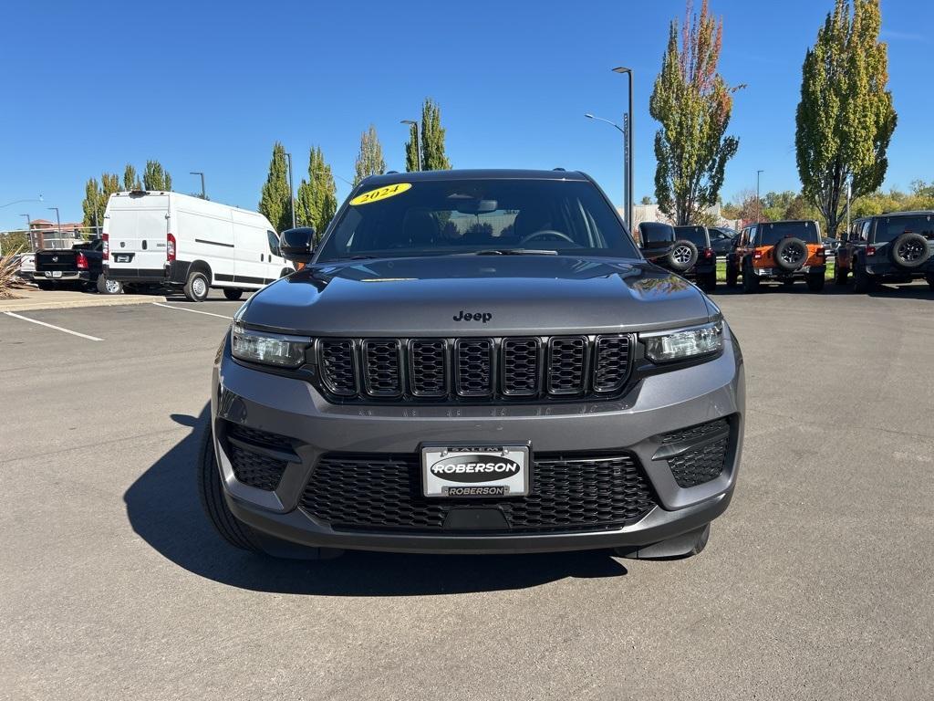 used 2024 Jeep Grand Cherokee car, priced at $34,000