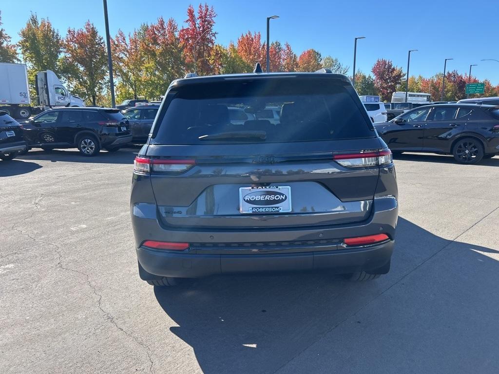 used 2024 Jeep Grand Cherokee car, priced at $34,000