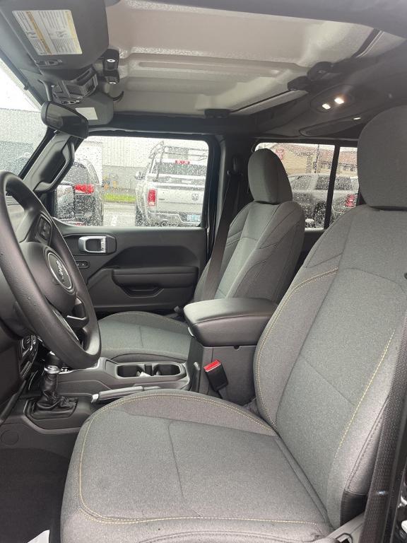 new 2025 Jeep Gladiator car, priced at $44,700