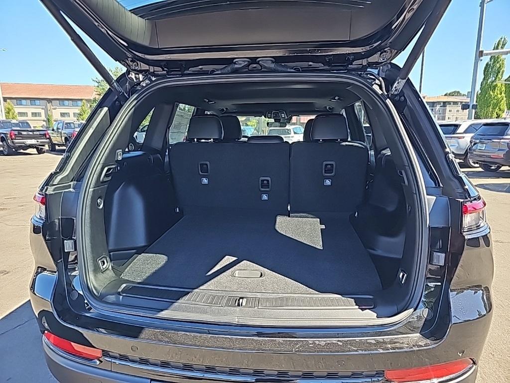 new 2025 Jeep Grand Cherokee car, priced at $41,522