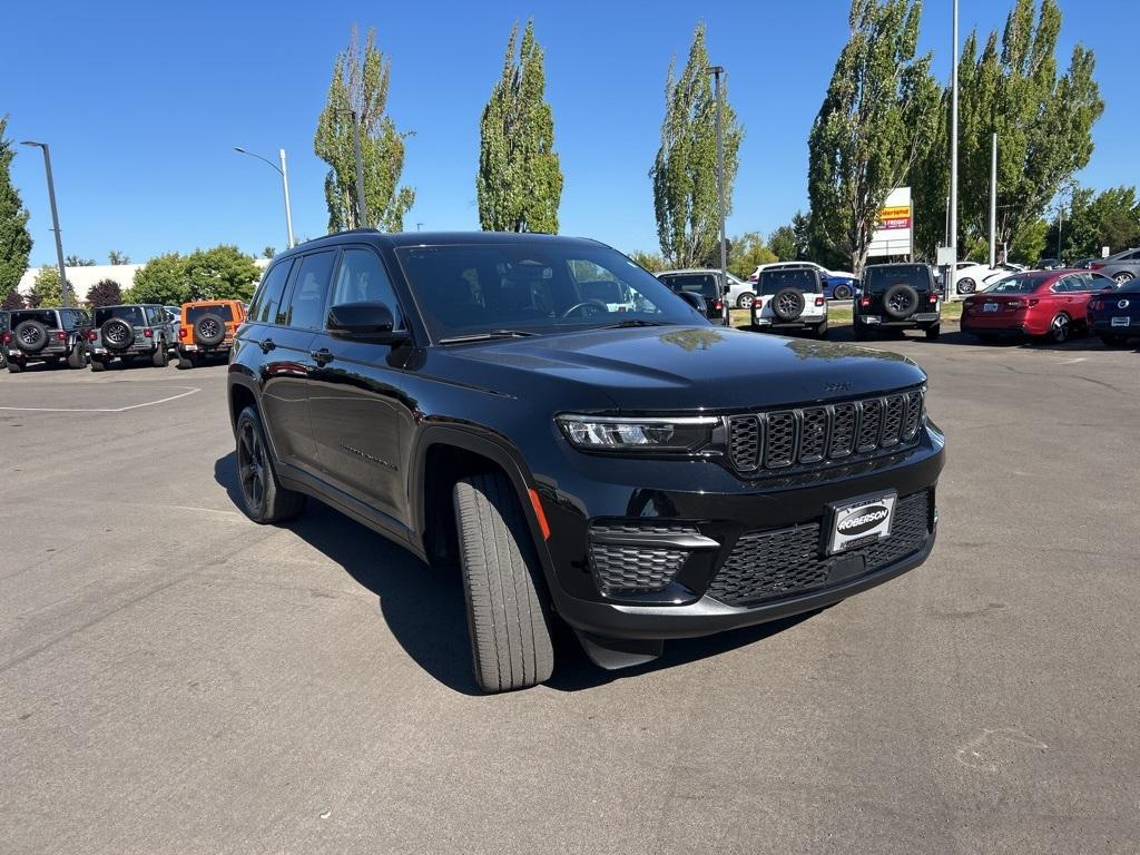 used 2022 Jeep Grand Cherokee car, priced at $36,000