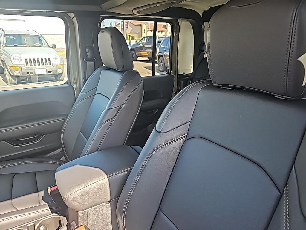 new 2025 Jeep Gladiator car, priced at $50,091