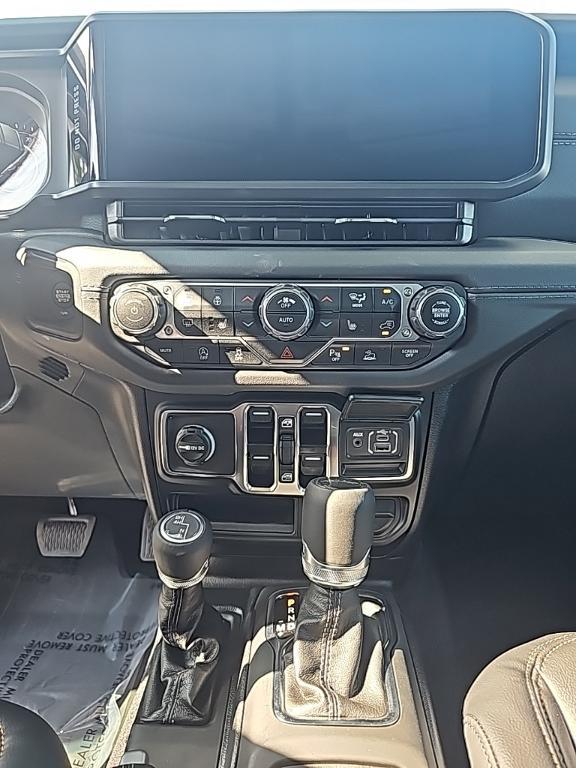 new 2025 Jeep Gladiator car, priced at $50,091