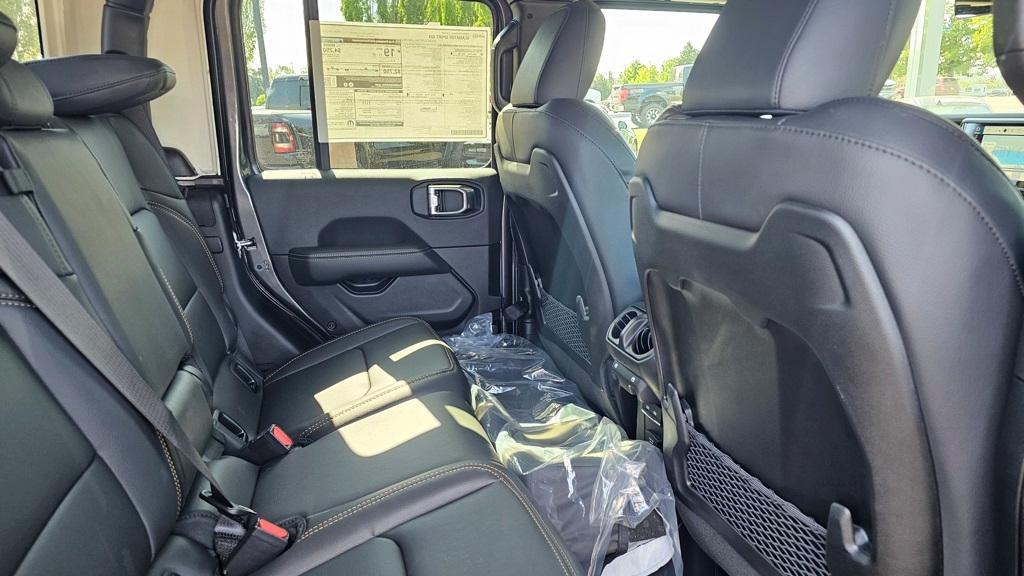 new 2025 Jeep Gladiator car, priced at $50,091