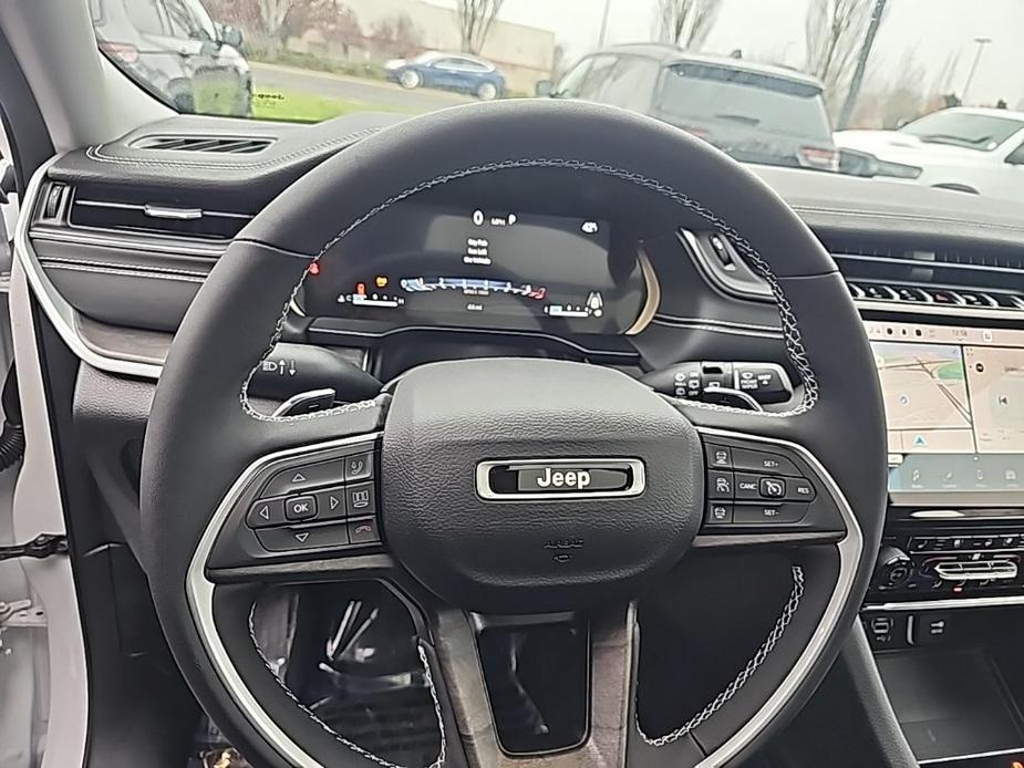 new 2024 Jeep Grand Cherokee L car, priced at $58,202