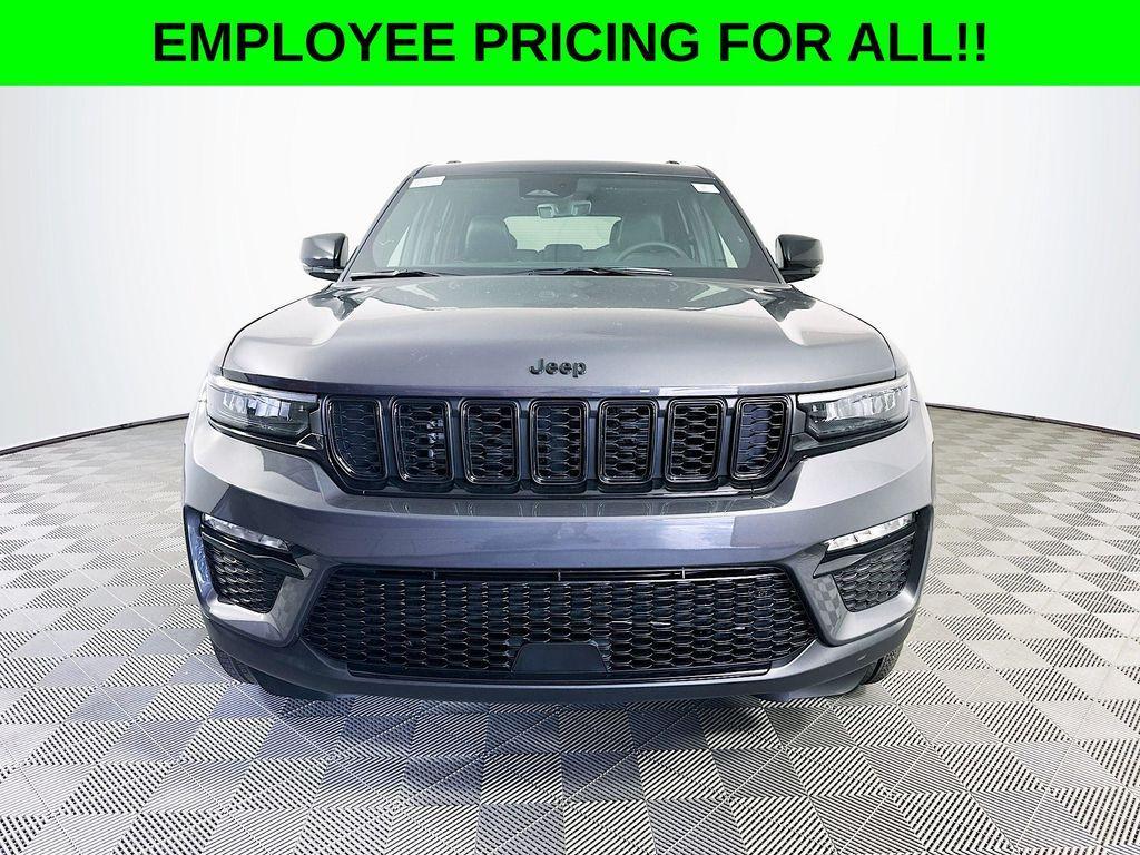 new 2025 Jeep Grand Cherokee car, priced at $45,685