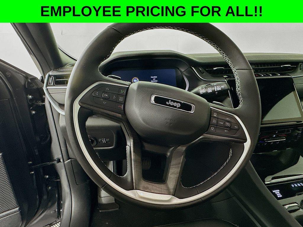 new 2025 Jeep Grand Cherokee car, priced at $45,685