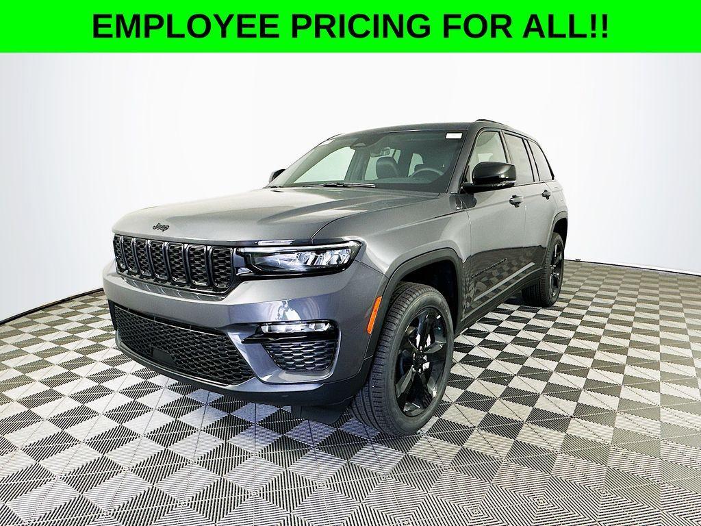 new 2025 Jeep Grand Cherokee car, priced at $45,685