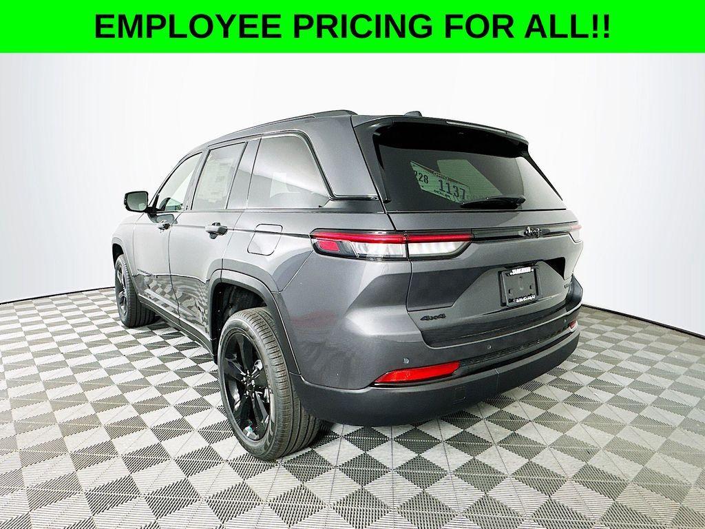 new 2025 Jeep Grand Cherokee car, priced at $45,685