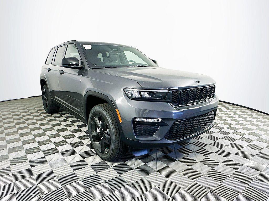 new 2025 Jeep Grand Cherokee car, priced at $40,804