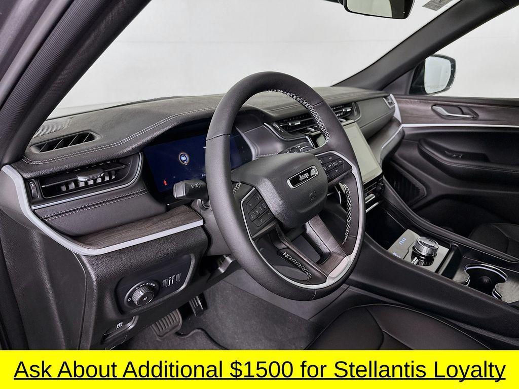 new 2025 Jeep Grand Cherokee car, priced at $44,804