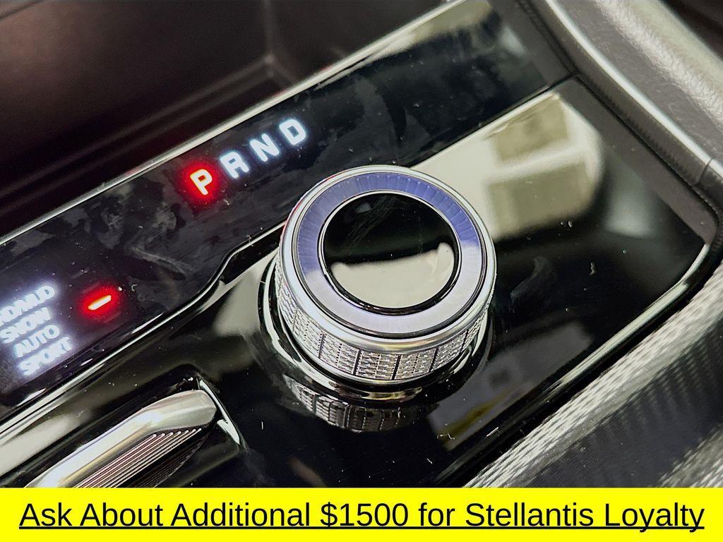 new 2025 Jeep Grand Cherokee car, priced at $44,804