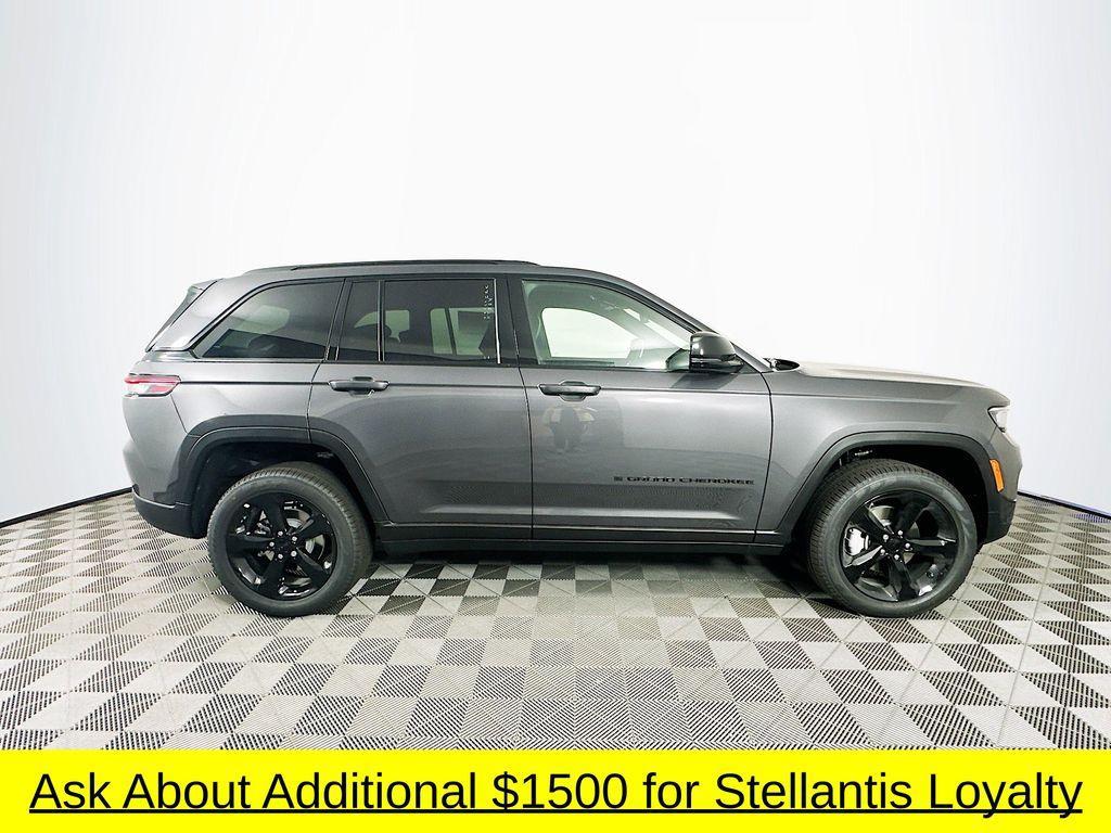 new 2025 Jeep Grand Cherokee car, priced at $44,804
