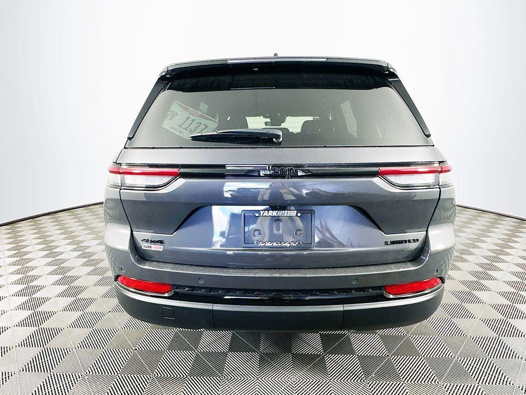new 2025 Jeep Grand Cherokee car, priced at $40,804