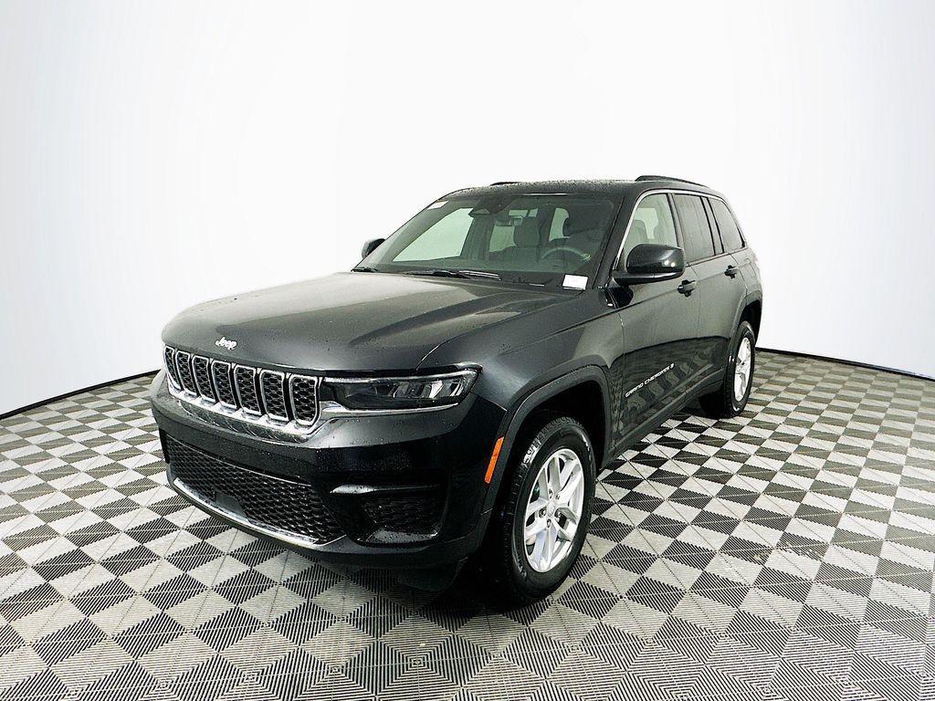 new 2025 Jeep Grand Cherokee car, priced at $38,627