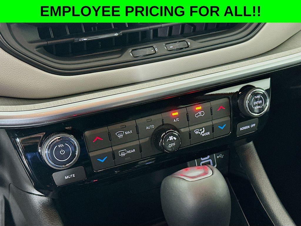 new 2025 Jeep Compass car, priced at $32,985