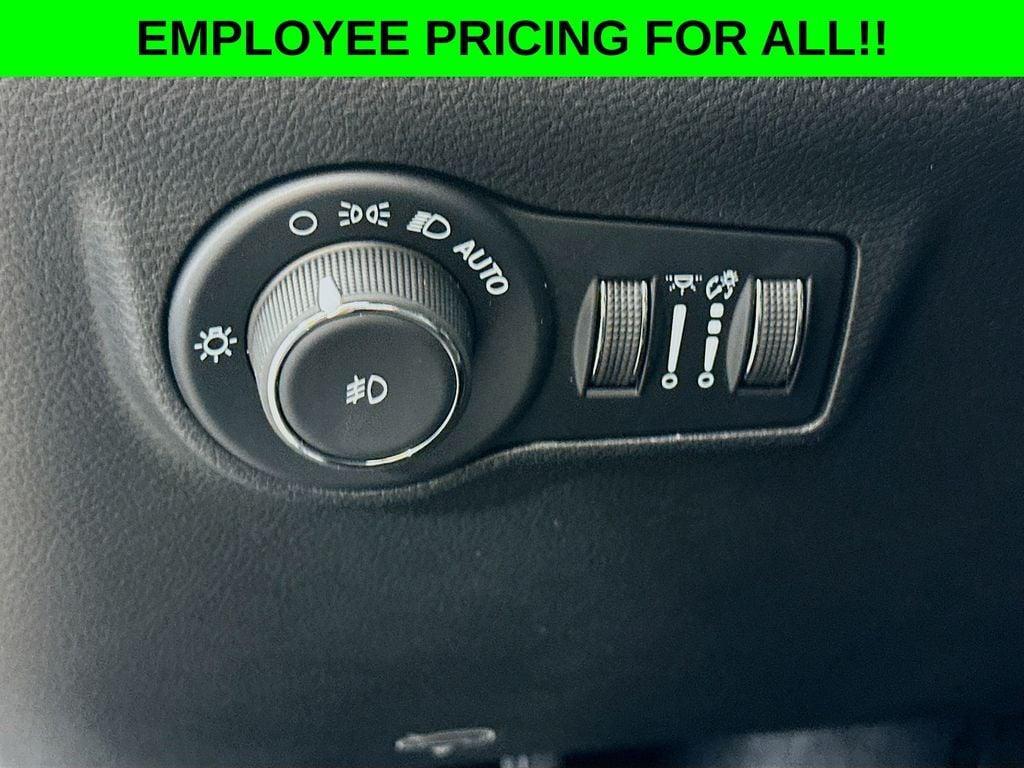 new 2025 Jeep Compass car, priced at $32,485