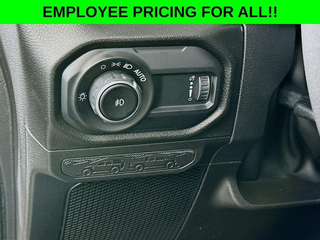 new 2025 Jeep Wrangler car, priced at $44,307