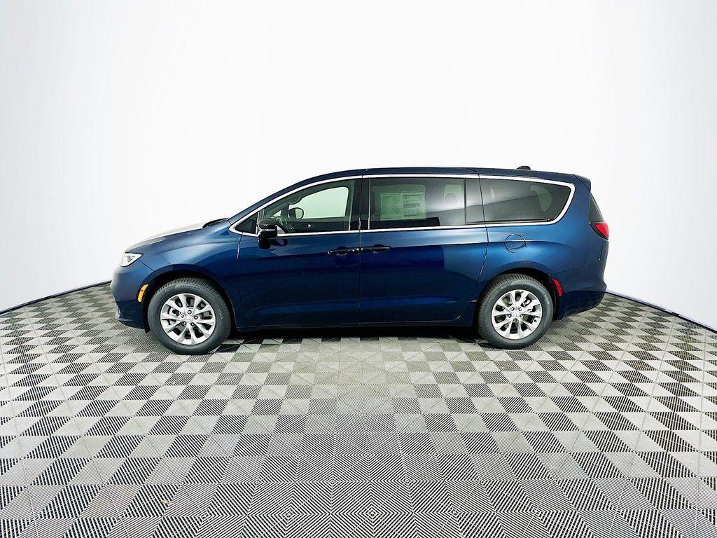 new 2025 Chrysler Pacifica car, priced at $44,792