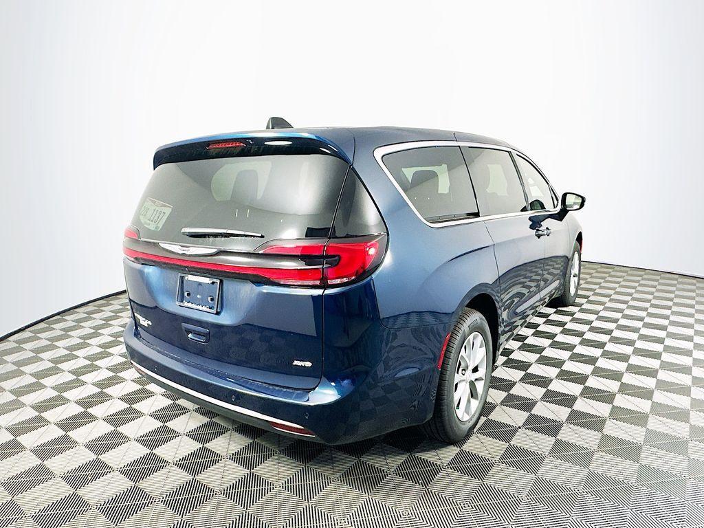 new 2025 Chrysler Pacifica car, priced at $44,792