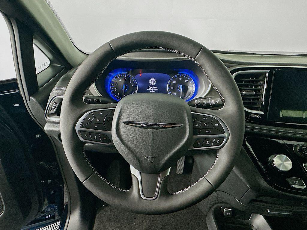 new 2025 Chrysler Pacifica car, priced at $44,792