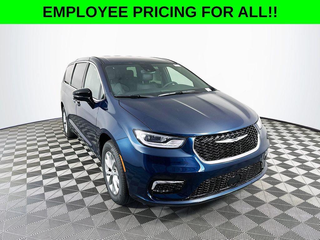 new 2025 Chrysler Pacifica car, priced at $44,792