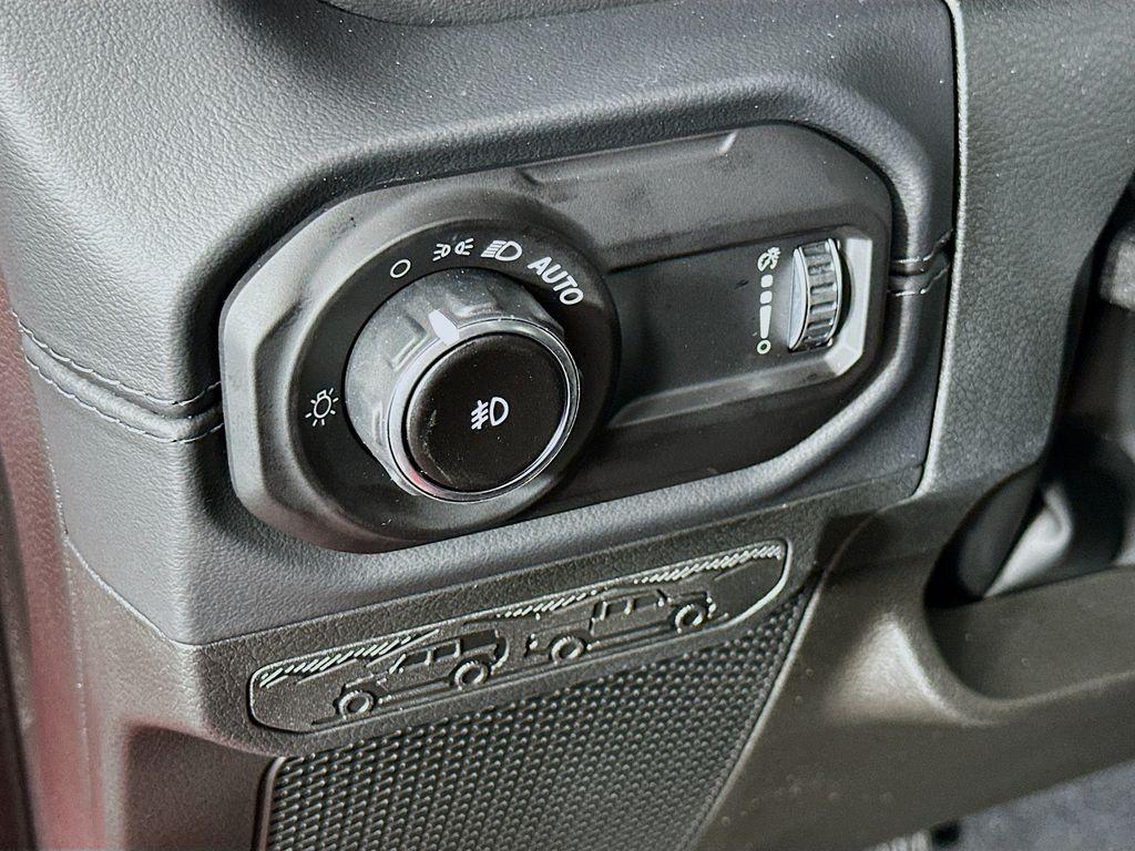 new 2025 Jeep Wrangler car, priced at $53,015