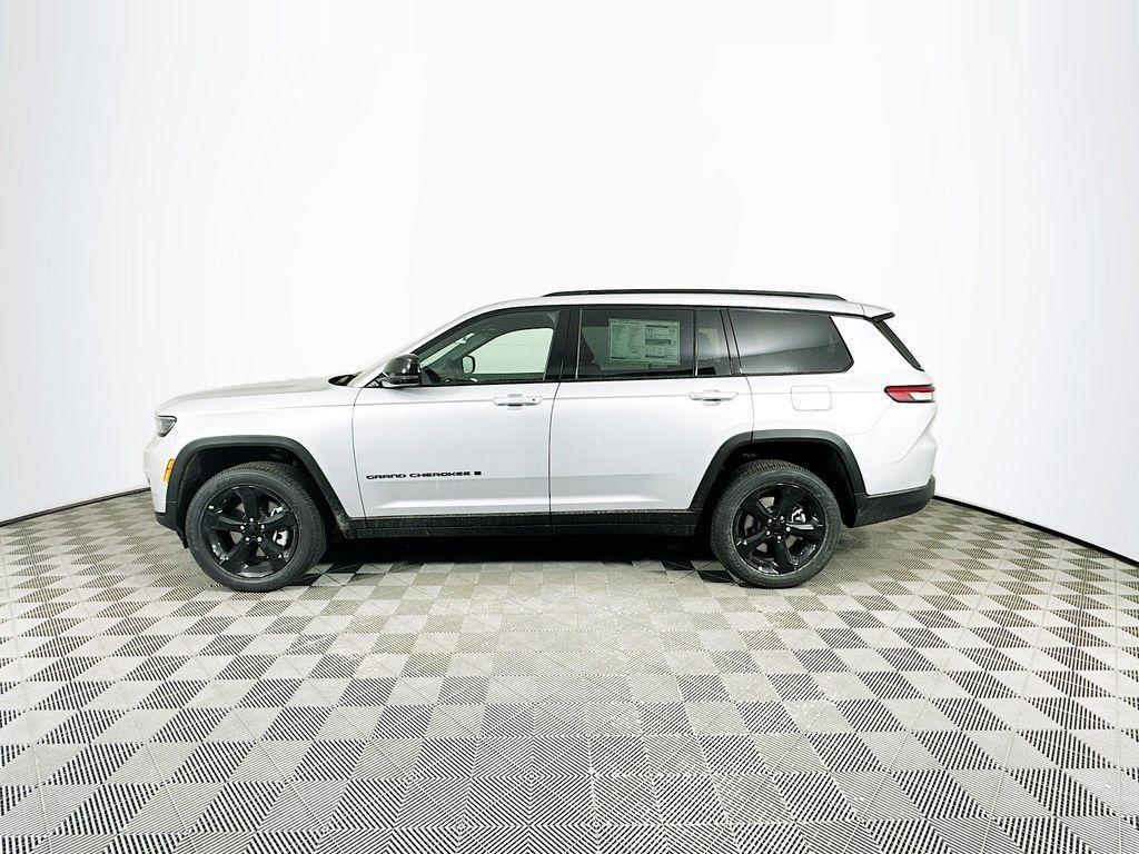 new 2025 Jeep Grand Cherokee L car, priced at $43,654