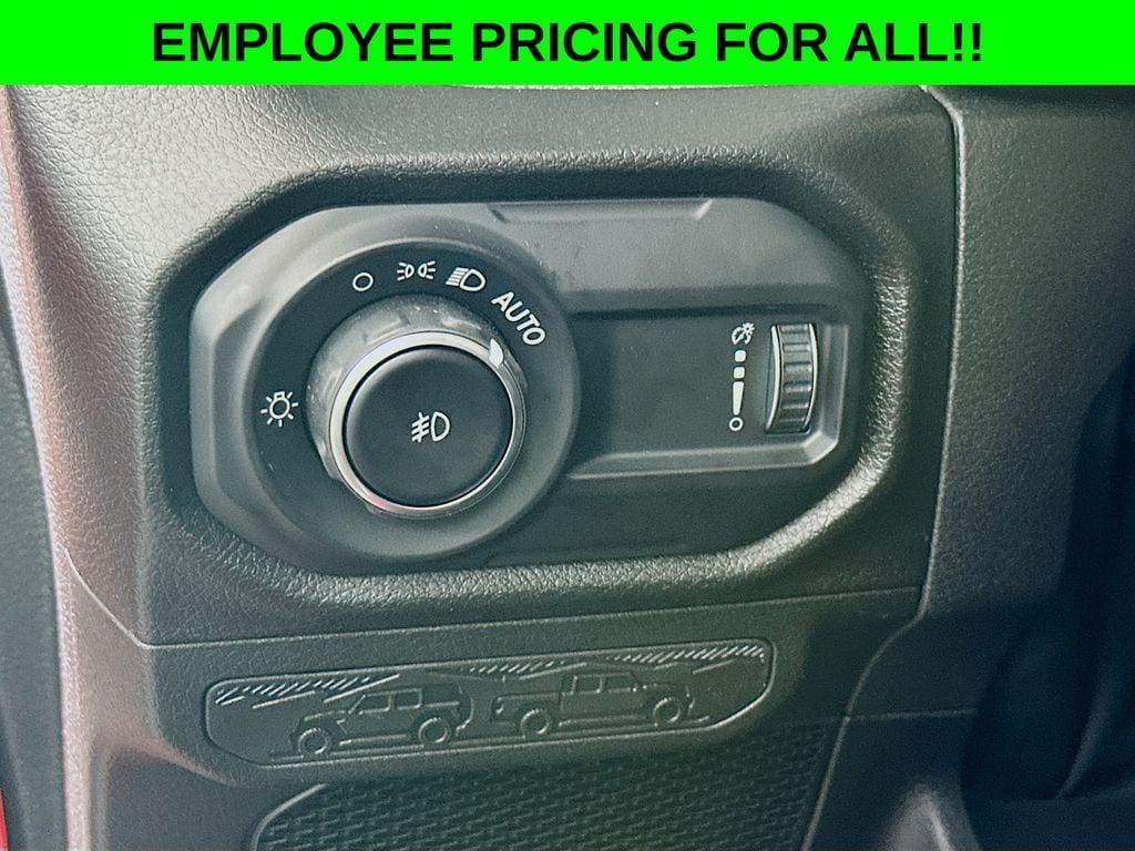 new 2025 Jeep Wrangler car, priced at $47,243