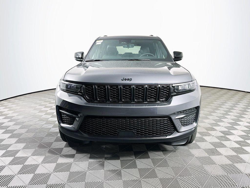 new 2025 Jeep Grand Cherokee car, priced at $43,630