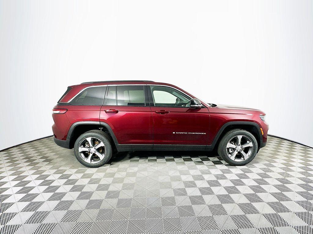 new 2025 Jeep Grand Cherokee car, priced at $45,810