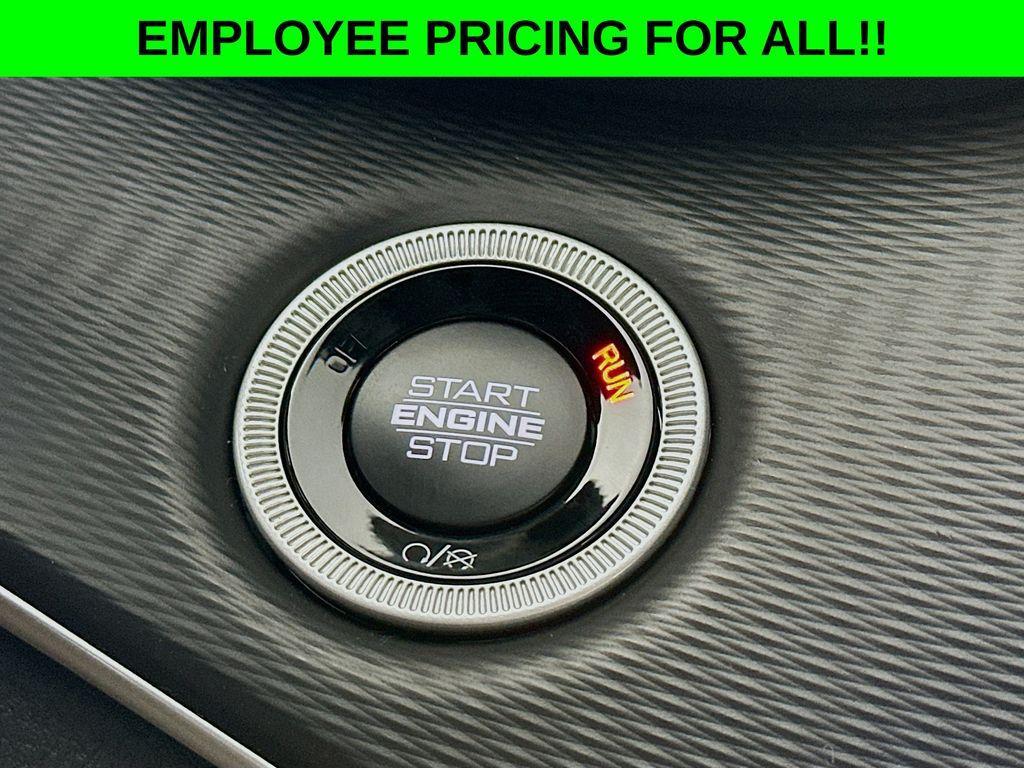 new 2025 Jeep Grand Cherokee car, priced at $44,401