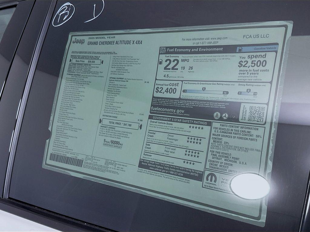 new 2025 Jeep Grand Cherokee car, priced at $44,401
