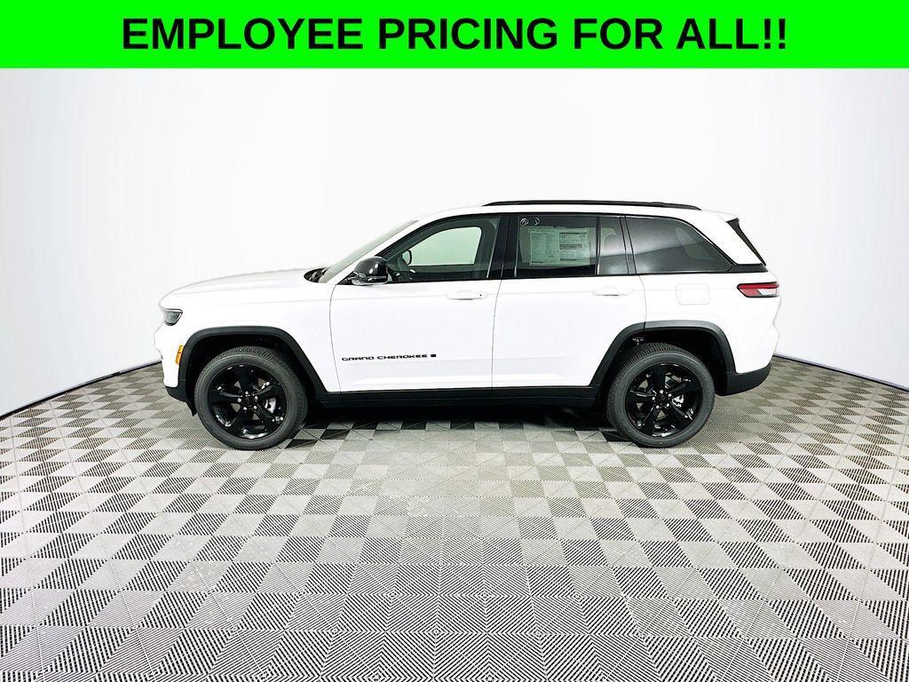 new 2025 Jeep Grand Cherokee car, priced at $44,401