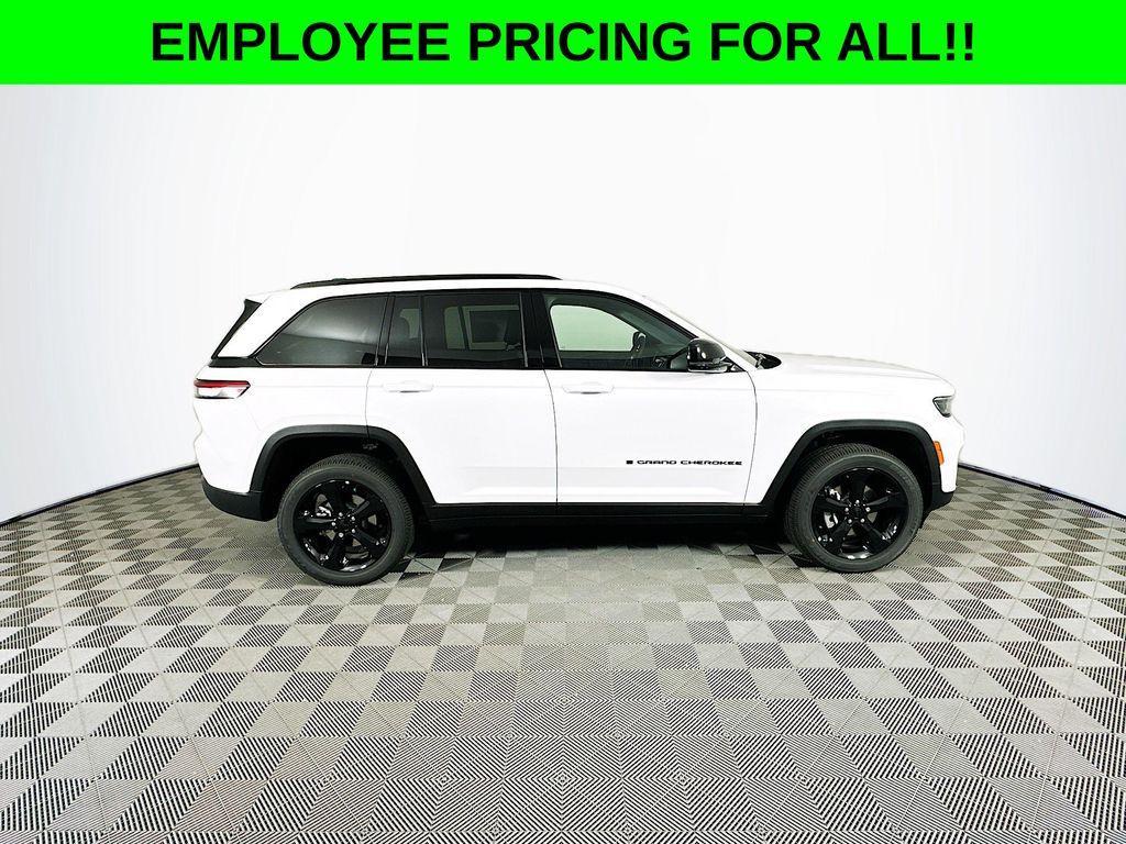 new 2025 Jeep Grand Cherokee car, priced at $44,401