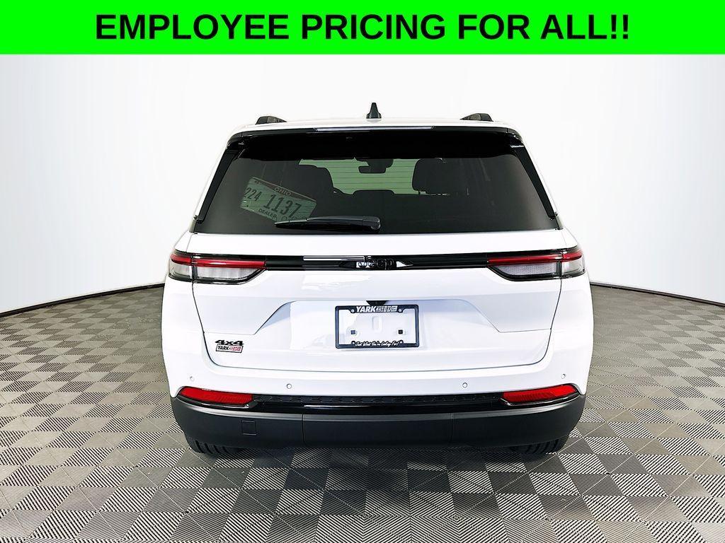 new 2025 Jeep Grand Cherokee car, priced at $44,401