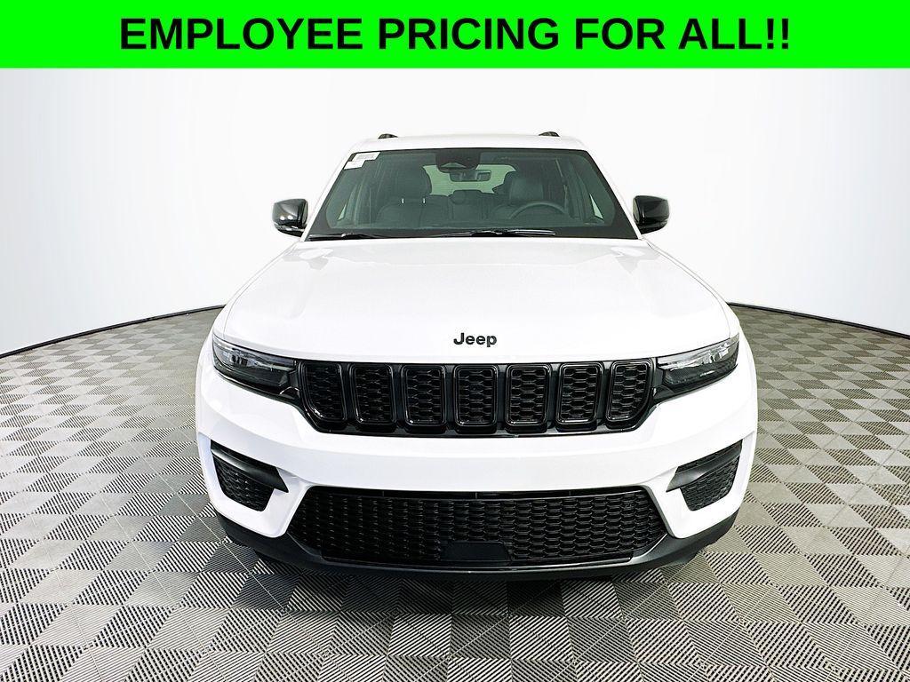 new 2025 Jeep Grand Cherokee car, priced at $44,401