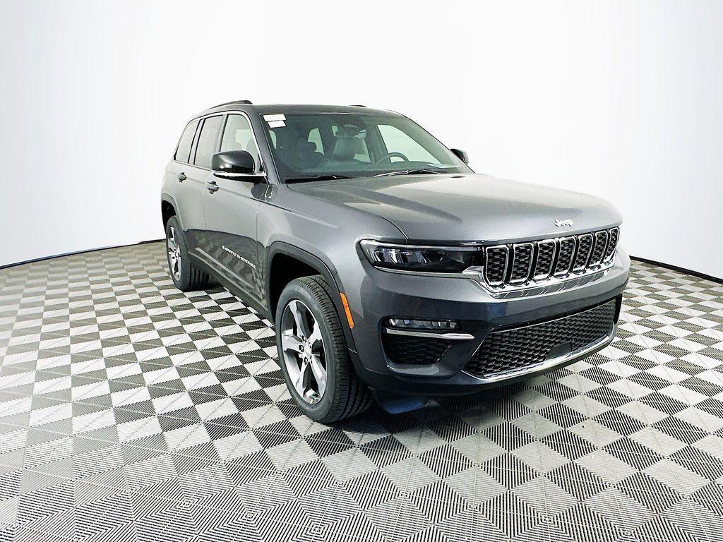 new 2025 Jeep Grand Cherokee car, priced at $46,868