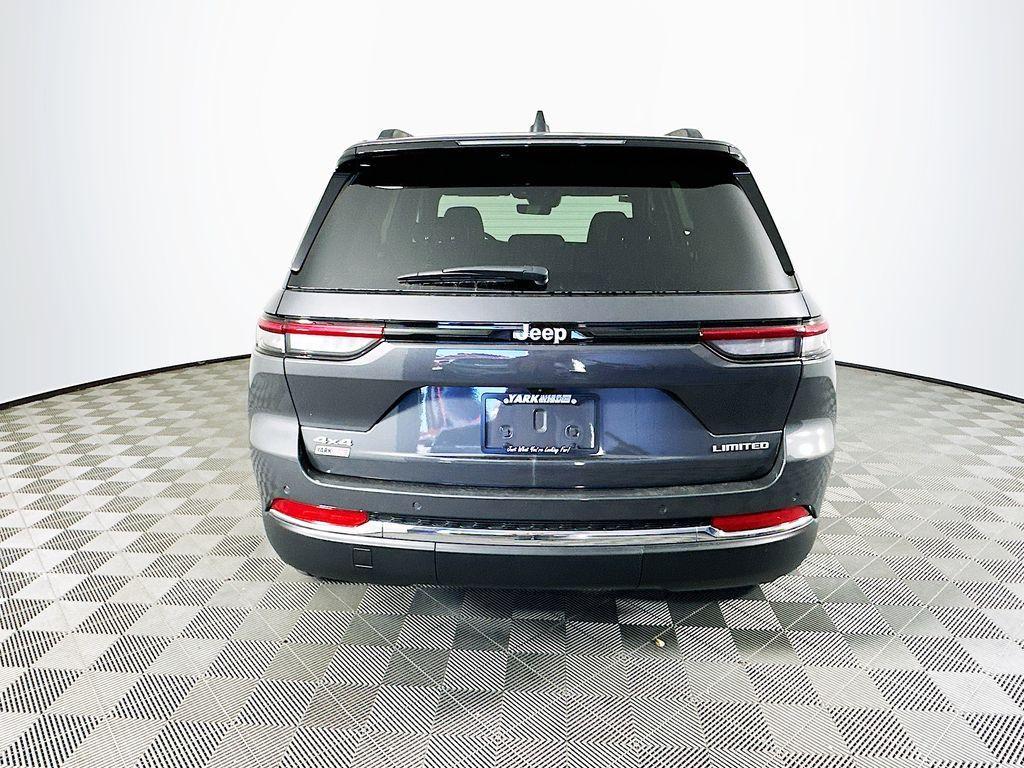 new 2025 Jeep Grand Cherokee car, priced at $46,868
