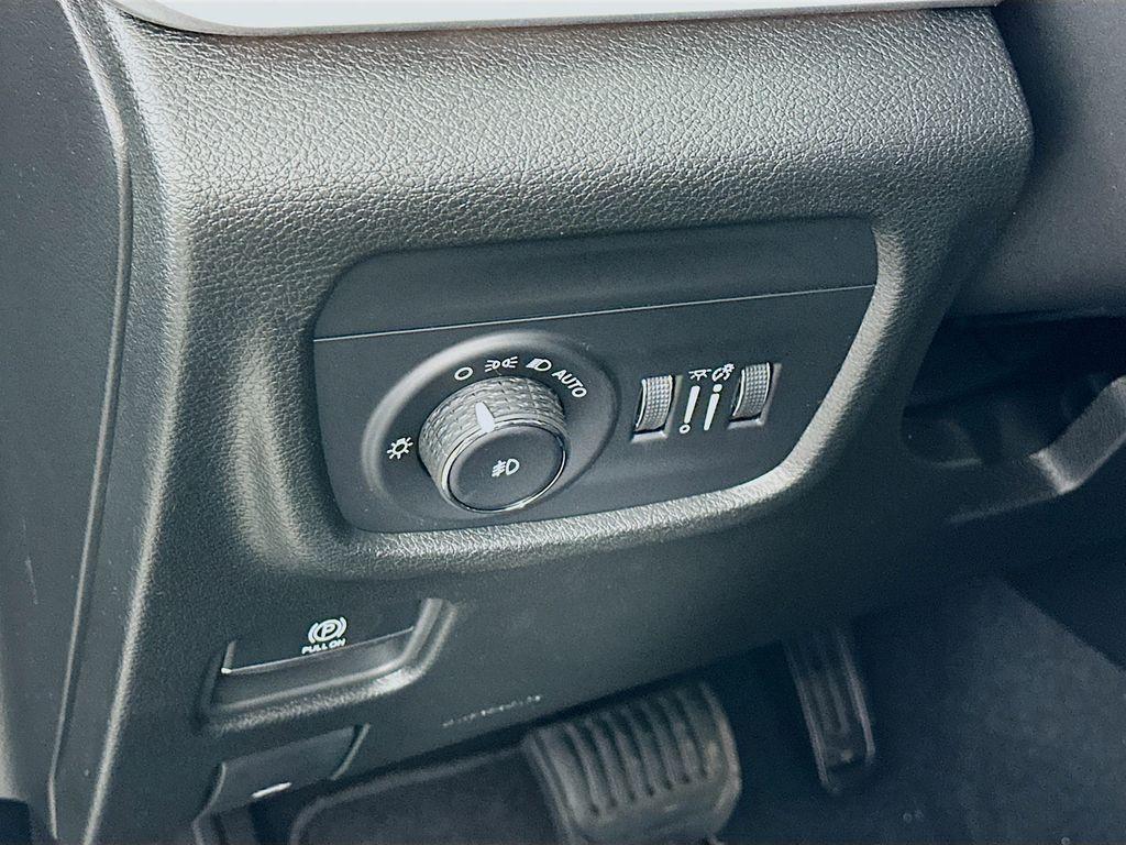 new 2025 Jeep Grand Cherokee car, priced at $46,868