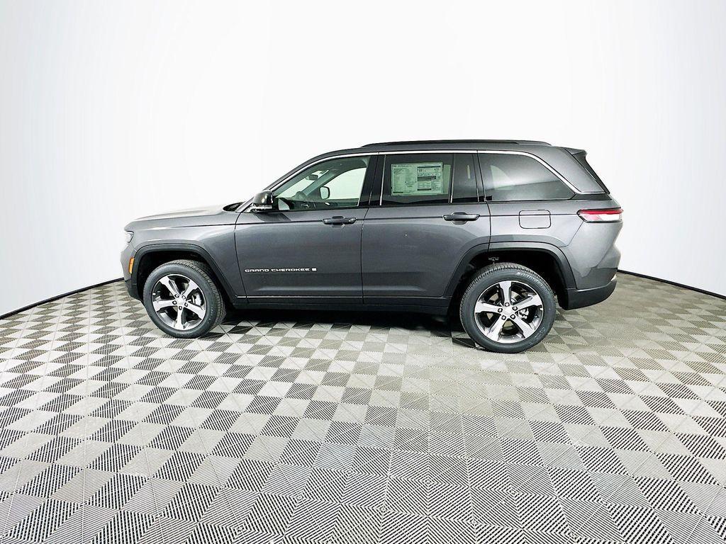 new 2025 Jeep Grand Cherokee car, priced at $46,868