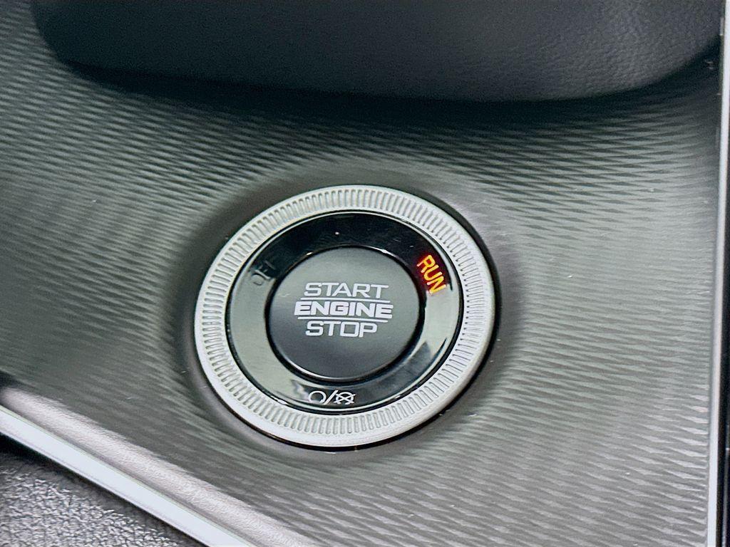 new 2025 Jeep Grand Cherokee car, priced at $41,842