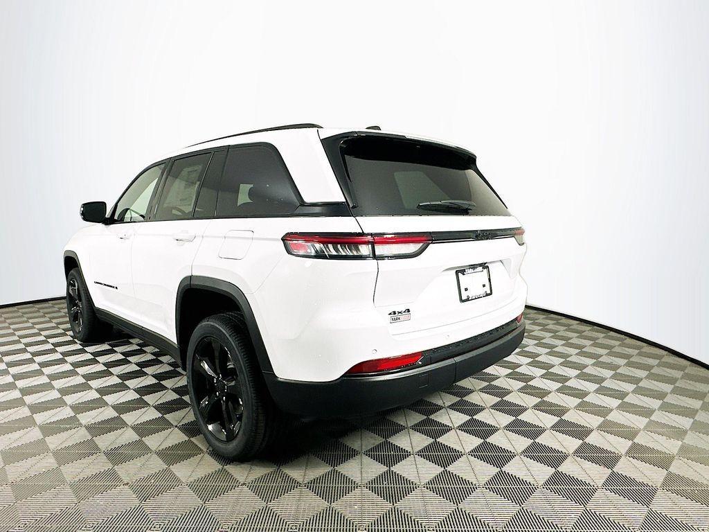 new 2025 Jeep Grand Cherokee car, priced at $41,842