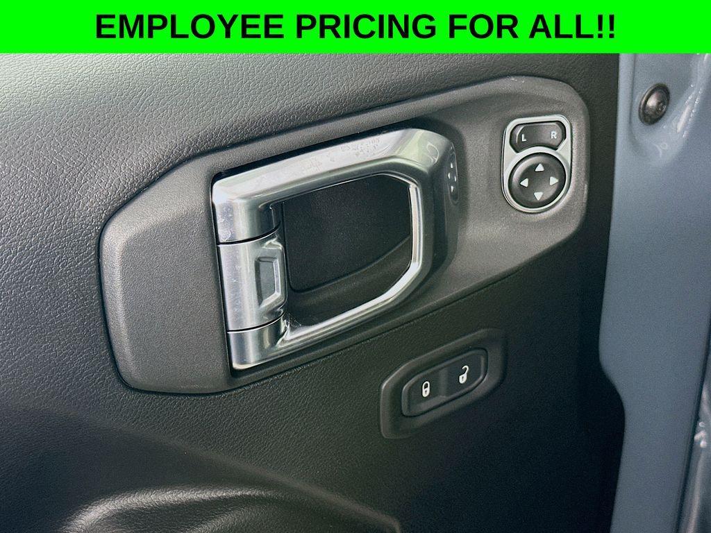 new 2025 Jeep Wrangler car, priced at $53,435