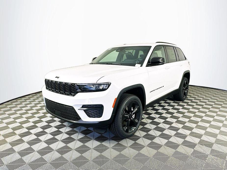 new 2024 Jeep Grand Cherokee car, priced at $39,715