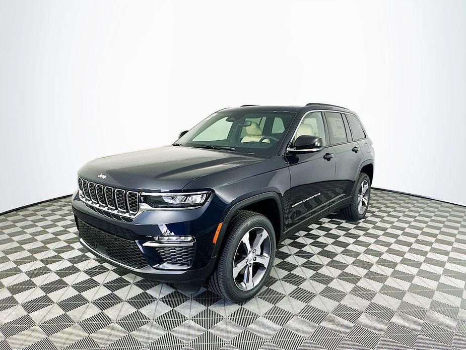 new 2024 Jeep Grand Cherokee car, priced at $44,104