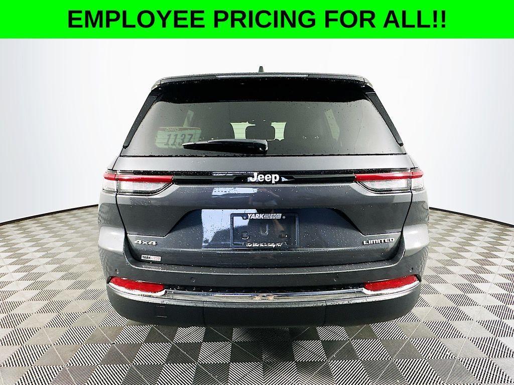 new 2025 Jeep Grand Cherokee car, priced at $45,600
