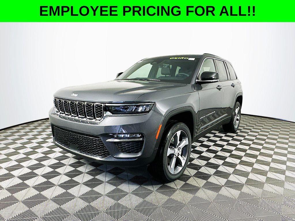new 2025 Jeep Grand Cherokee car, priced at $45,600