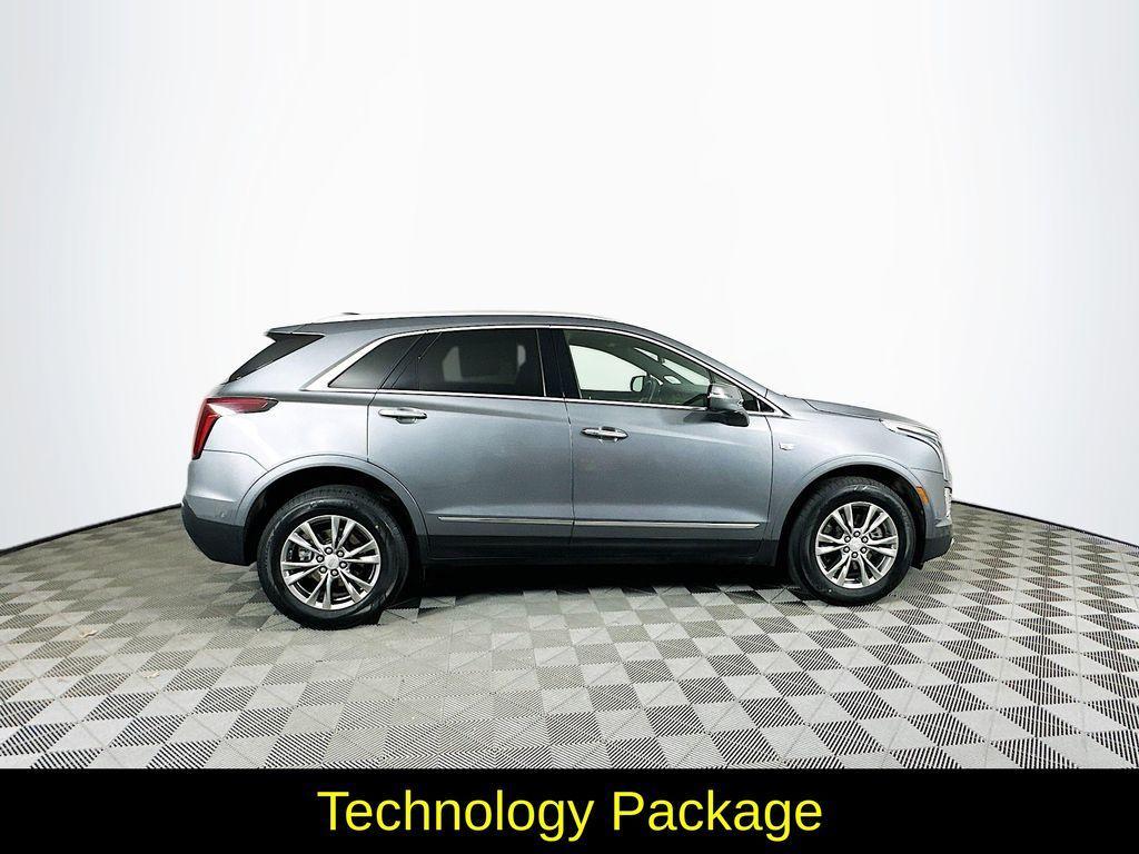 used 2022 Cadillac XT5 car, priced at $30,844